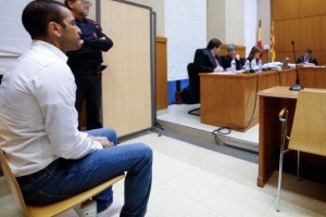 开云APP-阿尔维斯强奸案开审 审3天 母亲旁听 前妻作证