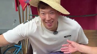 开云下载-周琦后海休闲之旅：体验三轮车与品味京味歇后语