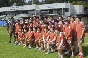 开云下载-北青：女足不排除继续变阵，训练之余安排视频分析课