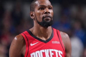 开云下载-NBA今日里程碑！麦康纳3000助攻，3人创生涯新高，杜兰特超越老詹