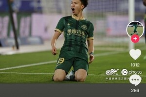 kaiyun.com-王钰栋社媒庆祝中超生涯首球，蒯纪闻留言：够快